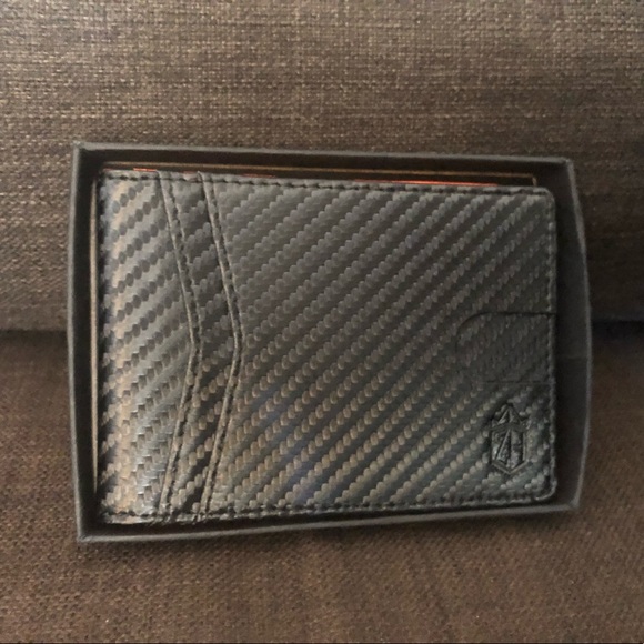 NWT RFDI Blocking Wallet - Picture 2 of 5